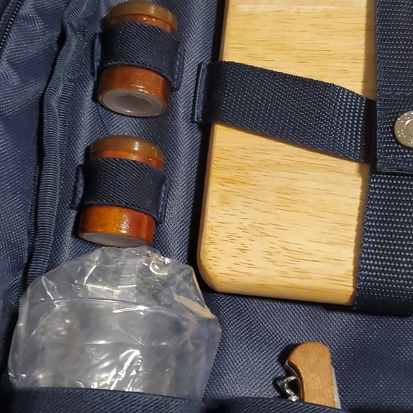 - Picnic Frontgate Top Of Line For A Fab Picnic Or Beach Its Beautiful - Picture 10 of 12